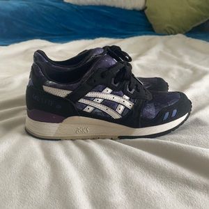 ASICS “Galaxy” geo print Gel-lyte III